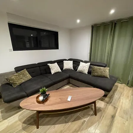 Apartmán Chic & Cozy 2 , Climatisee , Renove Au Calme *