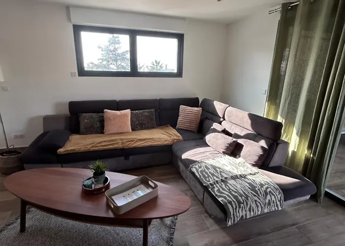 Chic & Cozy 2 , Climatisee , Renove Au Calme Apartmán